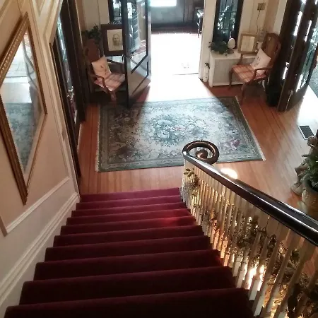 Hanover House Bed And Breakfast-3