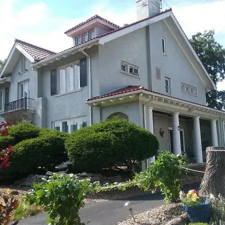 Hanover House Bed And Breakfast-2